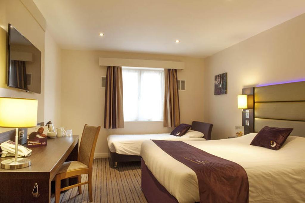 Premier Inn Luton Town Centre Room photo