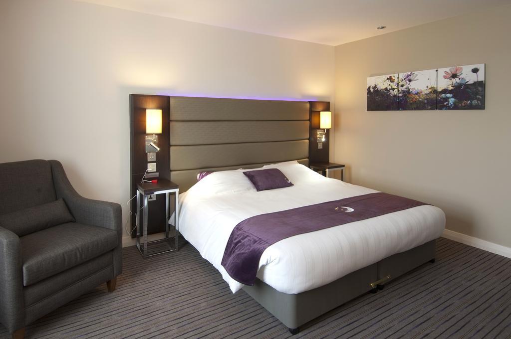 Premier Inn Luton Town Centre Room photo