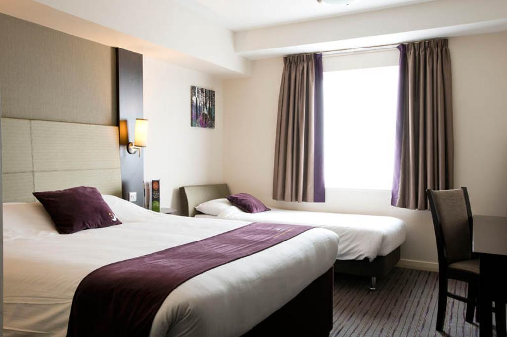 Premier Inn Luton Town Centre Room photo