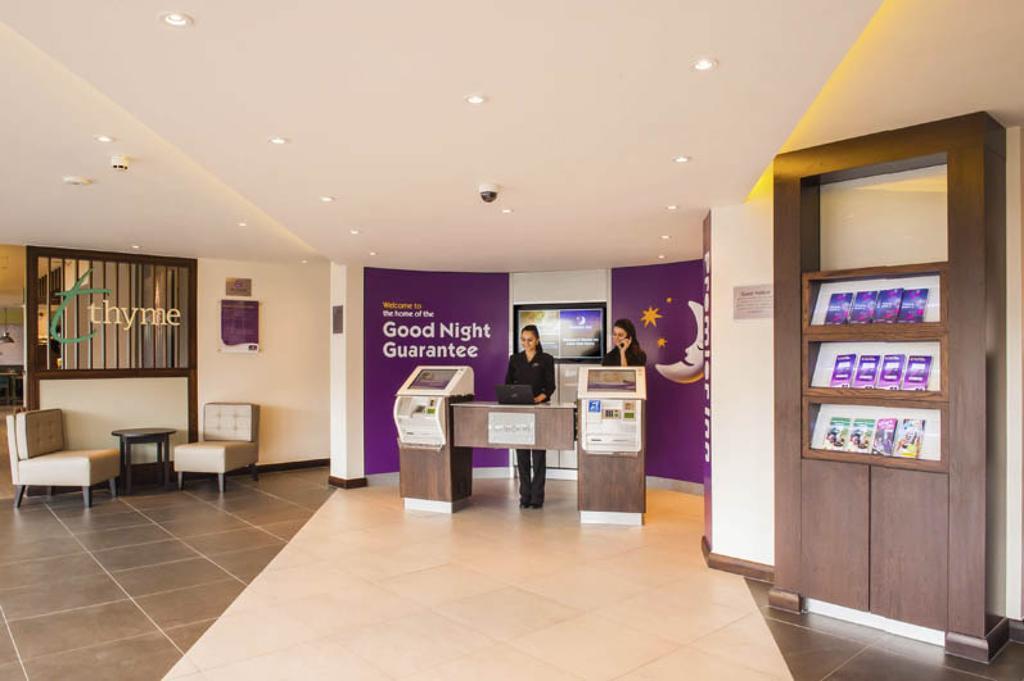 Premier Inn Luton Town Centre Exterior photo